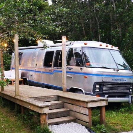 Glamping 1970 American Airstream Motorhome Ponsanooth Экстерьер фото