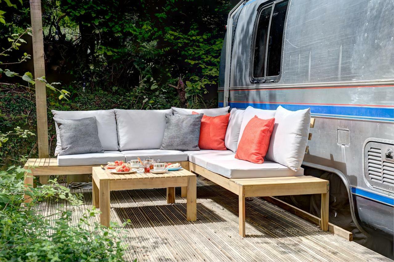 Glamping 1970 American Airstream Motorhome Ponsanooth Экстерьер фото