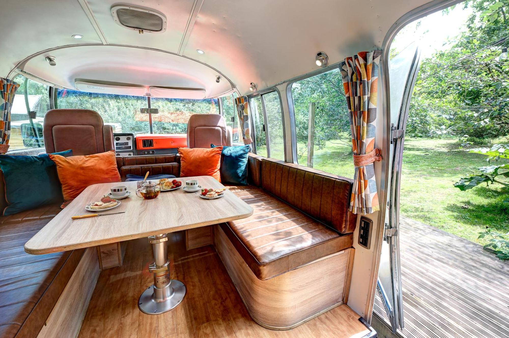 Glamping 1970 American Airstream Motorhome Ponsanooth Экстерьер фото