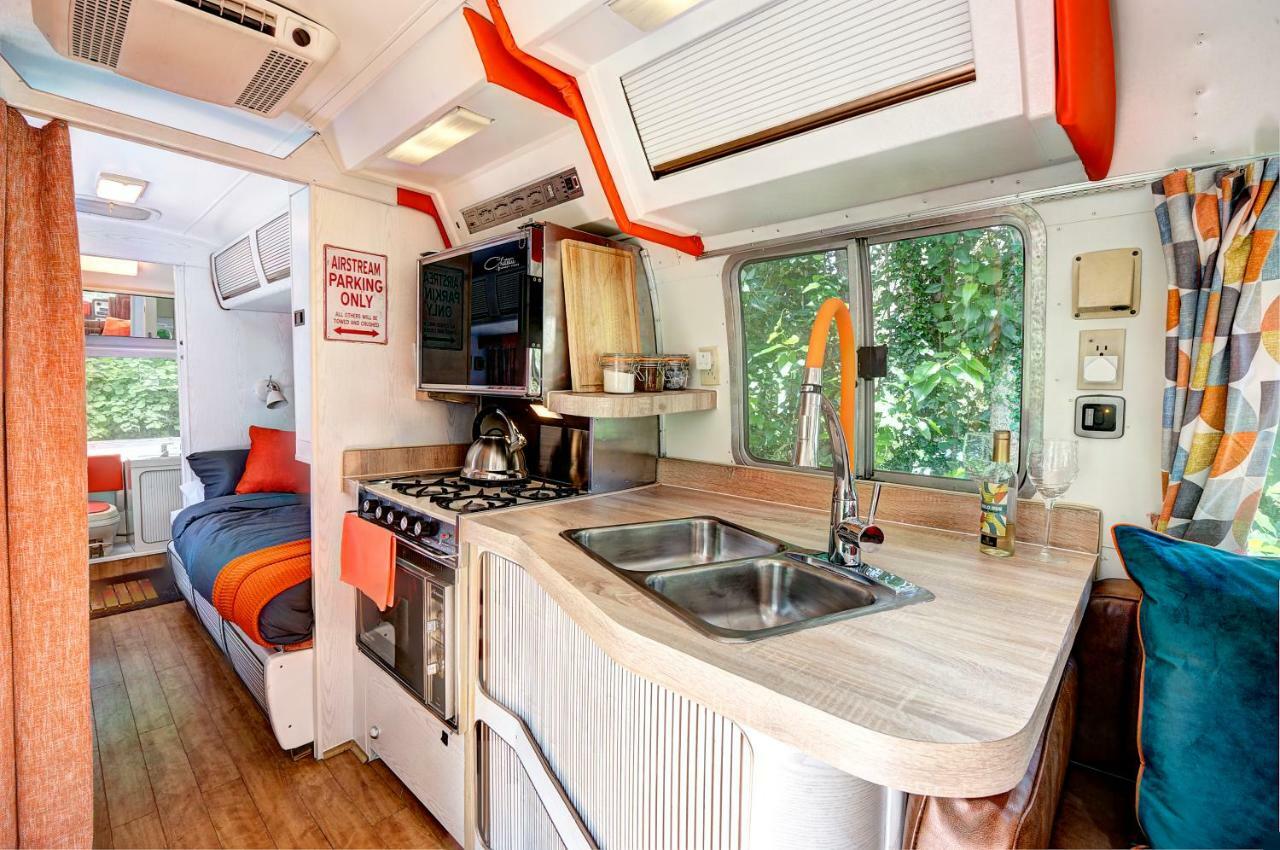 Glamping 1970 American Airstream Motorhome Ponsanooth Экстерьер фото