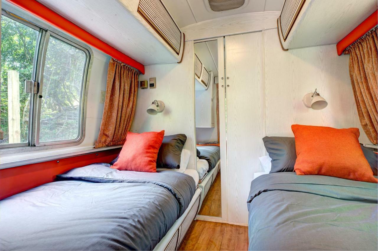 Glamping 1970 American Airstream Motorhome Ponsanooth Экстерьер фото