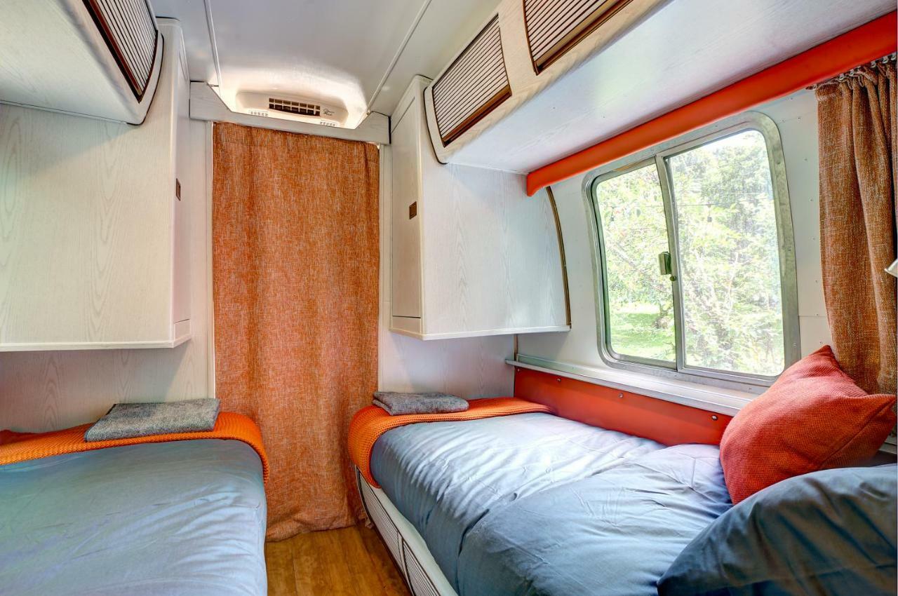 Glamping 1970 American Airstream Motorhome Ponsanooth Экстерьер фото