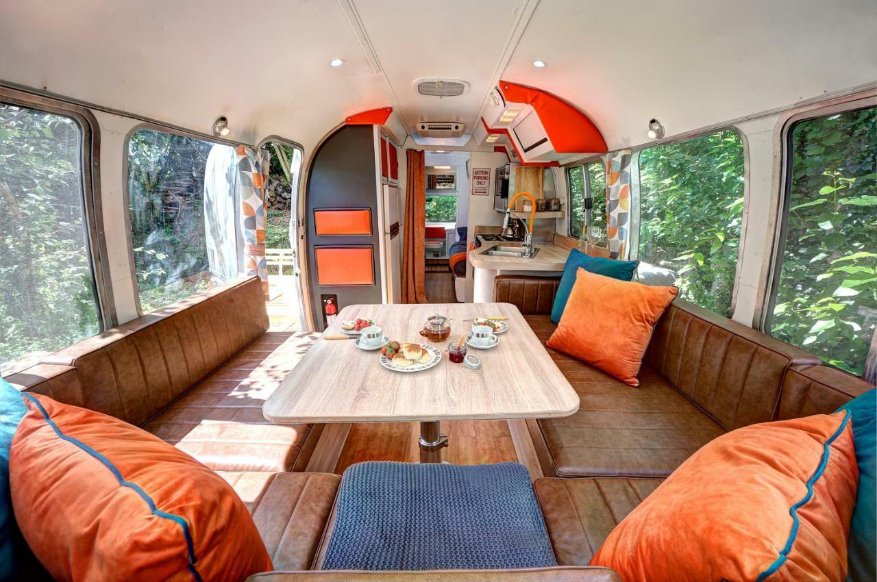 Glamping 1970 American Airstream Motorhome Ponsanooth Экстерьер фото