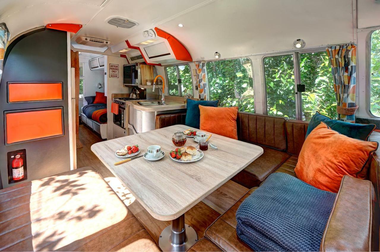 Glamping 1970 American Airstream Motorhome Ponsanooth Экстерьер фото